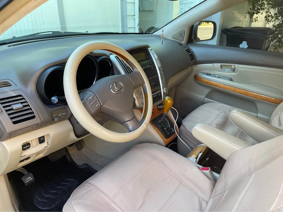 2004 Lexus RX 2nd Gen - Image 2 of 7