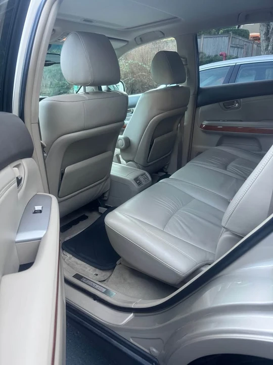 2004 Lexus RX 2nd Gen - Image 10 of 13