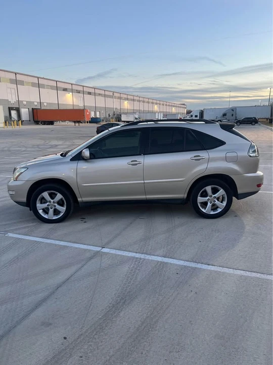 2004 Lexus RX 2nd Gen - Image 6 of 13