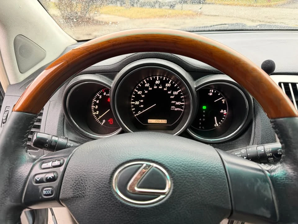 2004 Lexus RX 2nd Gen - Image 8 of 11