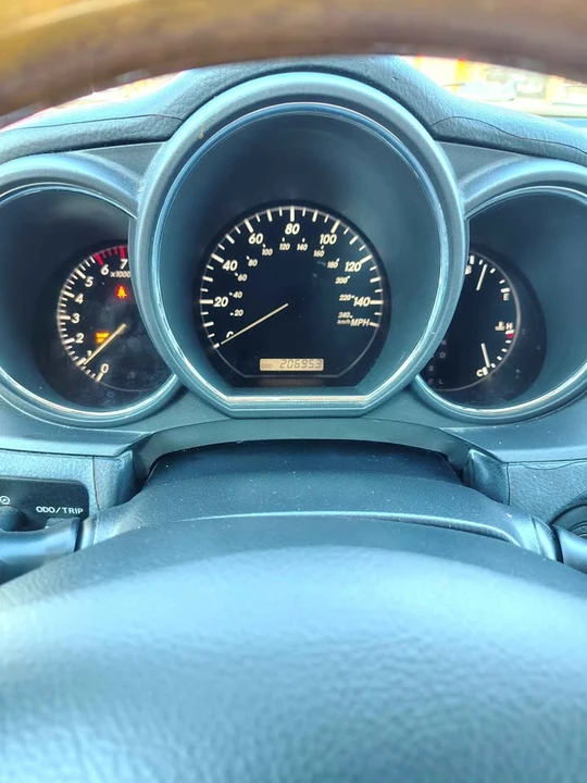 2004 Lexus RX 2nd Gen - Image 9 of 9