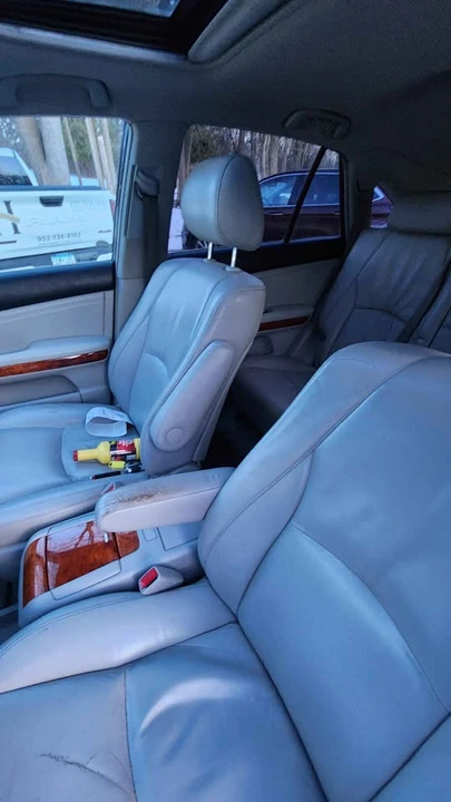 2004 Lexus RX 2nd Gen - Image 16 of 20