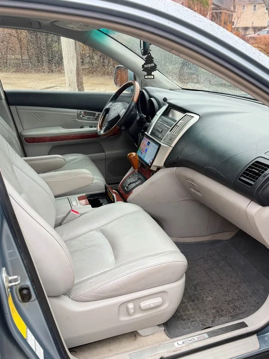 2004 Lexus RX 2nd Gen - Image 5 of 11