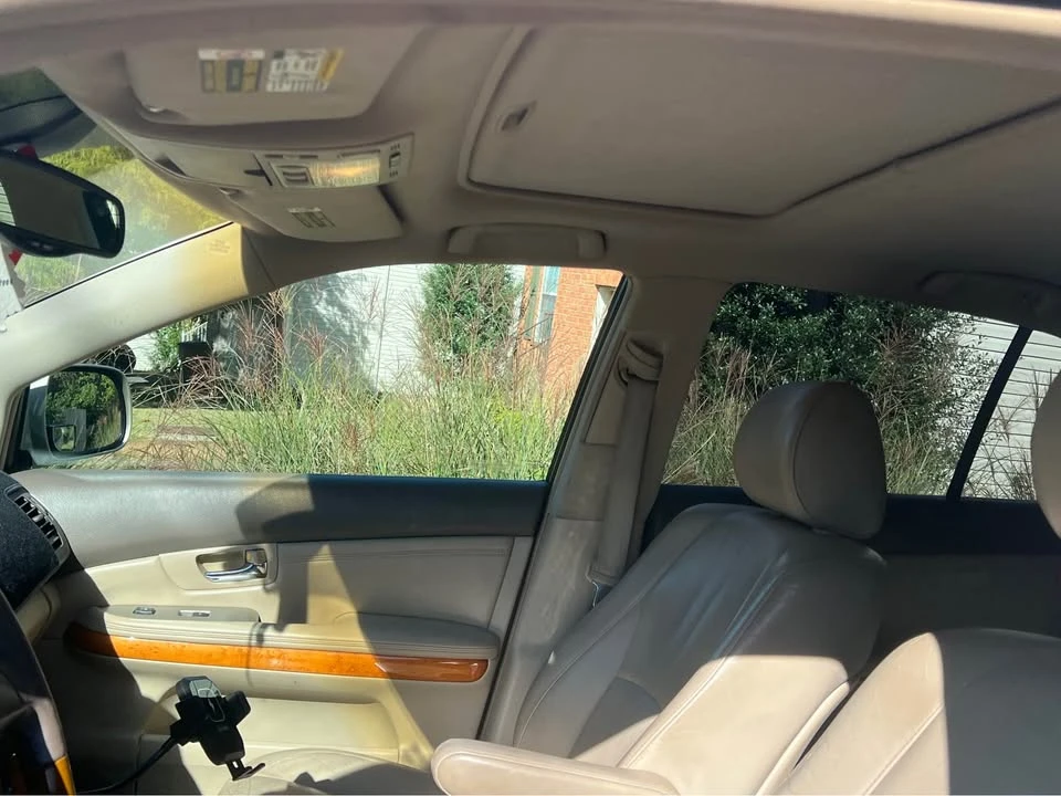 2004 Lexus RX 2nd Gen - Image 5 of 12