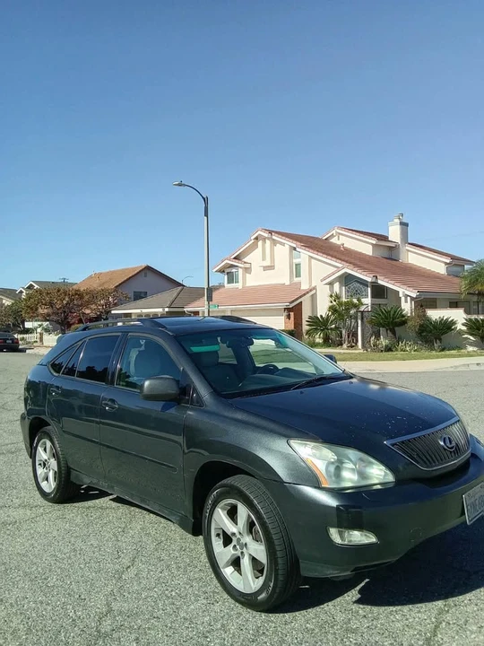 2004 Lexus RX 2nd Gen - Image 2 of 9