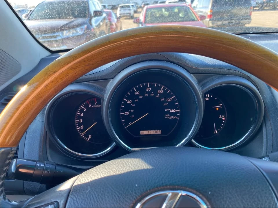 2004 Lexus RX 2nd Gen - Image 11 of 15