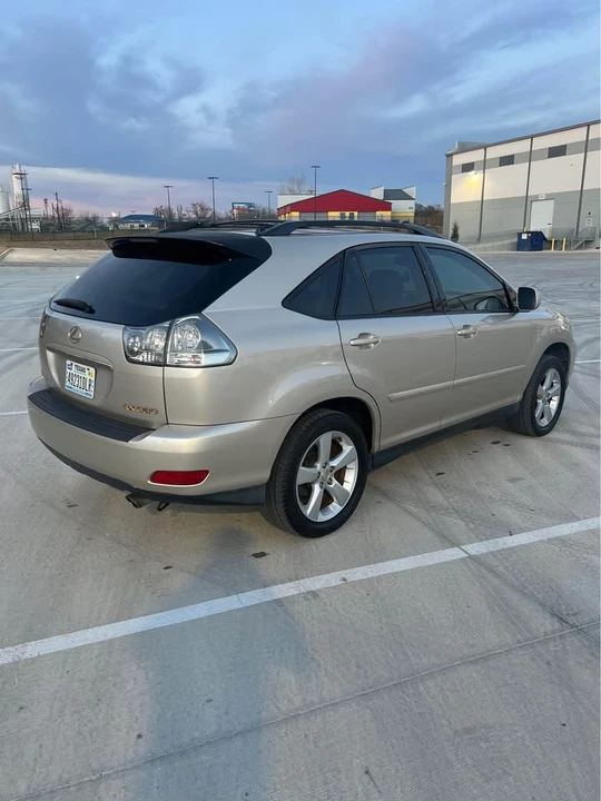 2004 Lexus RX 2nd Gen - Image 9 of 13