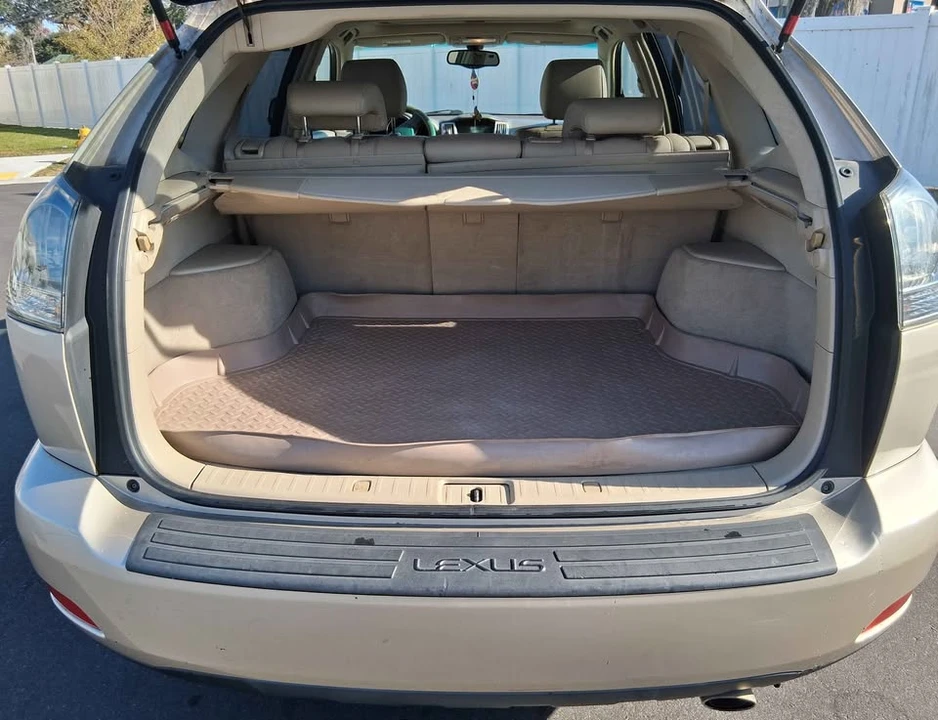 2004 Lexus RX 2nd Gen - Image 4 of 10