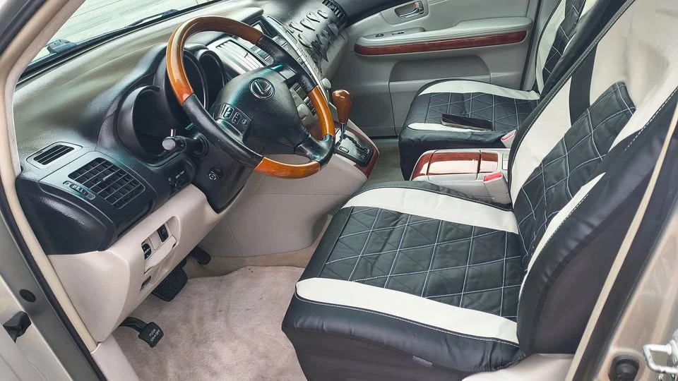2004 Lexus RX 2nd Gen - Image 11 of 12