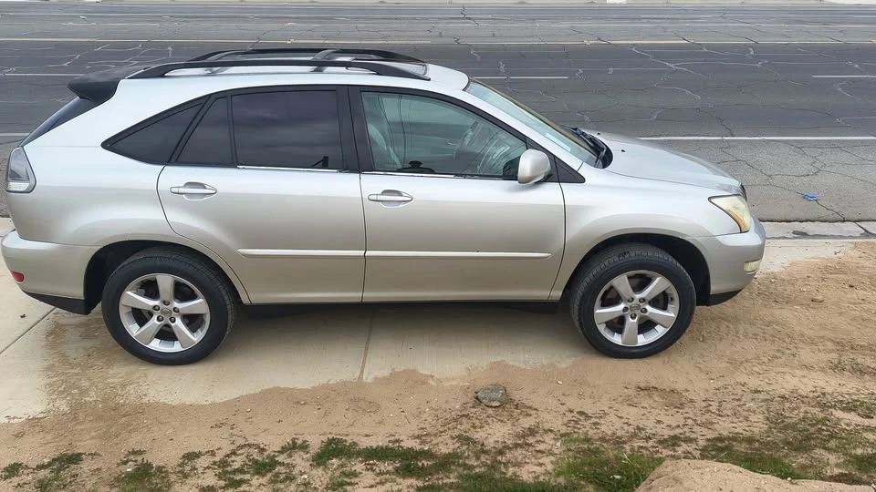 2004 Lexus RX 2nd Gen - Image 5 of 12