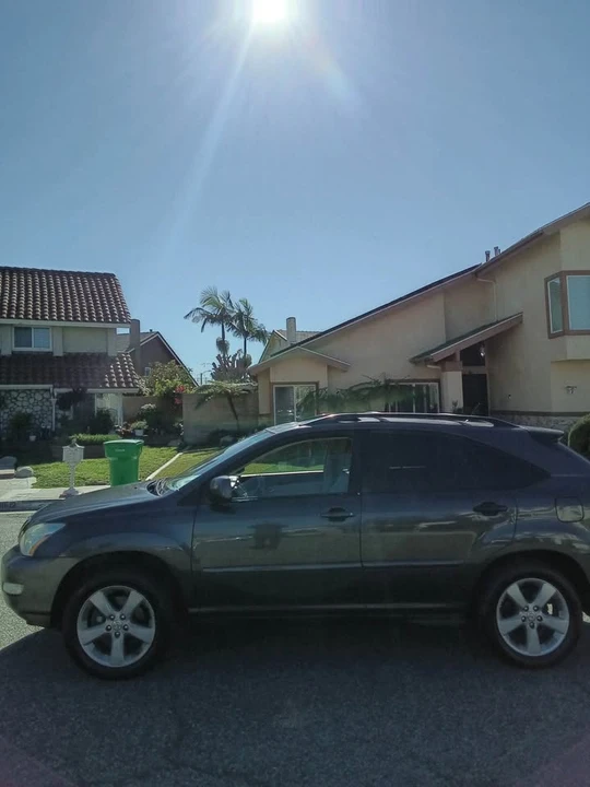 2004 Lexus RX 2nd Gen - Image 4 of 9