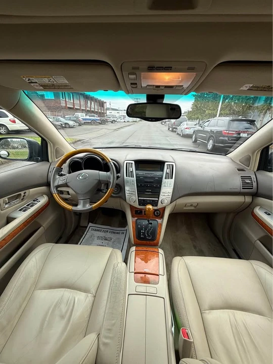 2004 Lexus RX 2nd Gen - Image 9 of 16