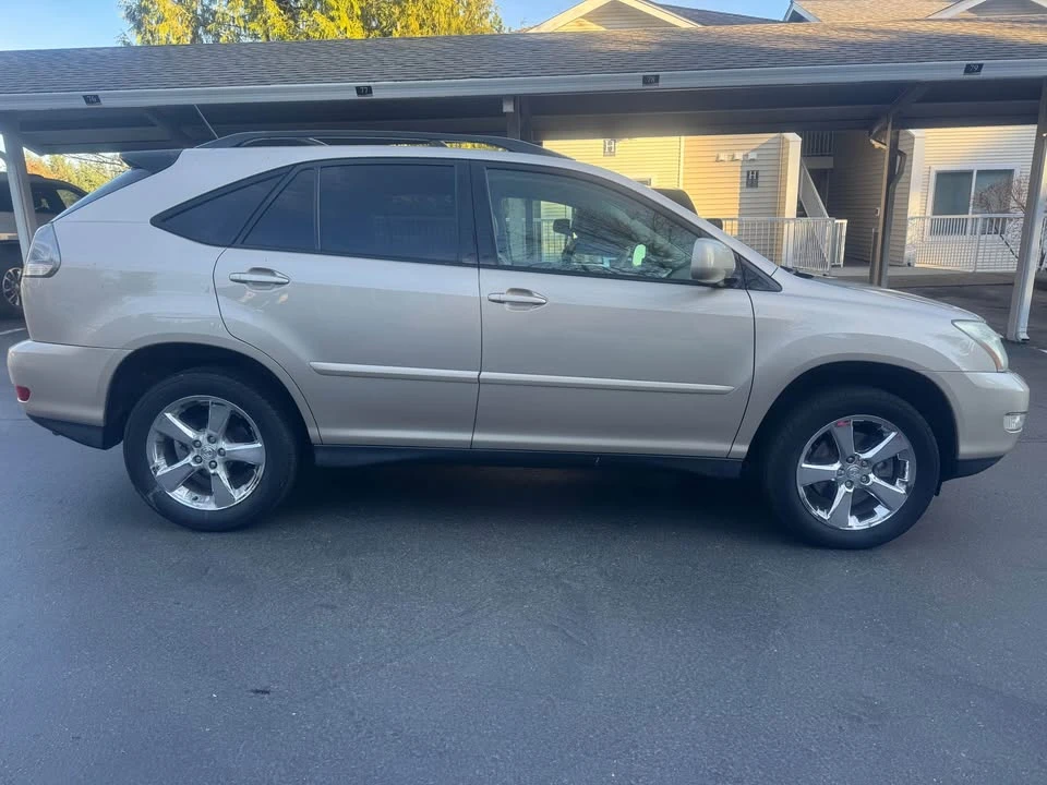 2004 Lexus RX 2nd Gen - Image 3 of 13