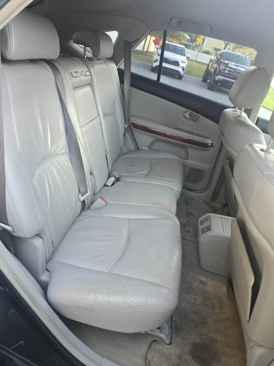 2004 Lexus RX 2nd Gen - Image 9 of 12