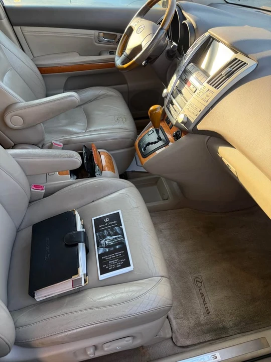2004 Lexus RX 2nd Gen - Image 4 of 5