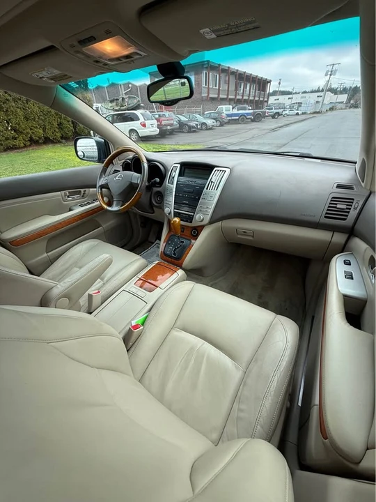 2004 Lexus RX 2nd Gen - Image 13 of 16