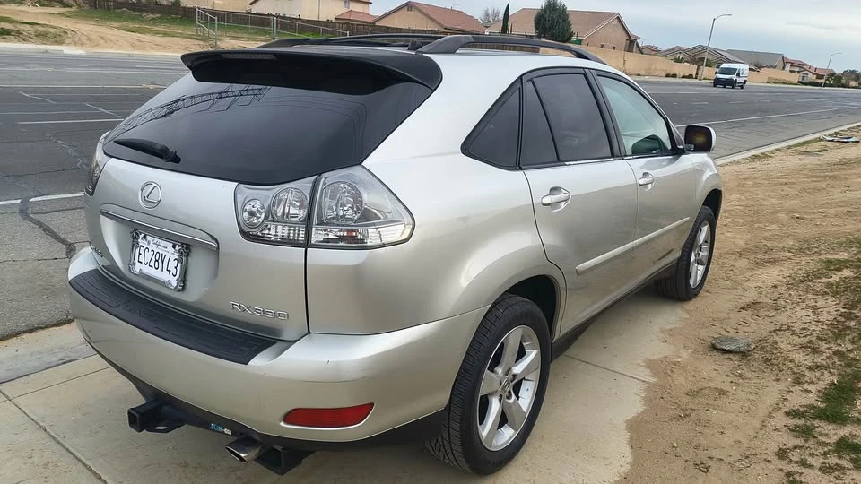 2004 Lexus RX 2nd Gen - Image 4 of 12