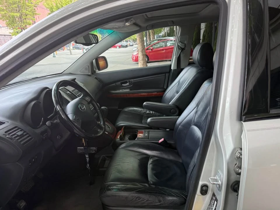 2004 Lexus RX 2nd Gen - Image 4 of 8