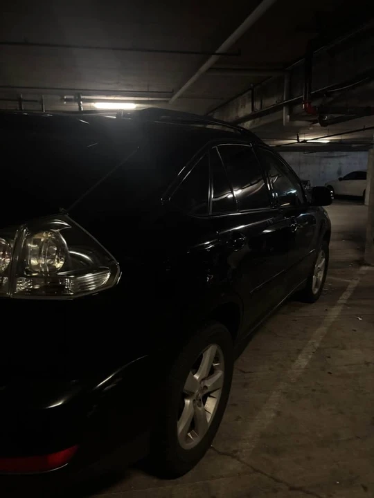 2004 Lexus RX 2nd Gen - Image 3 of 11