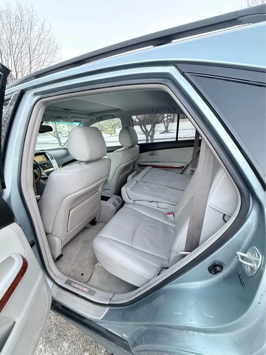 2004 Lexus RX 2nd Gen - Image 7 of 15