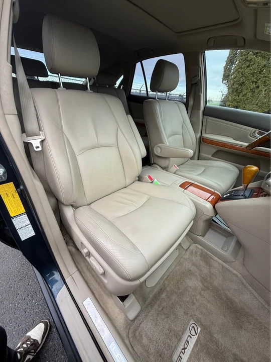 2004 Lexus RX 2nd Gen - Image 10 of 16