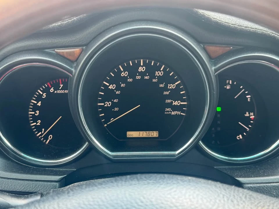 2004 Lexus RX 2nd Gen - Image 12 of 16