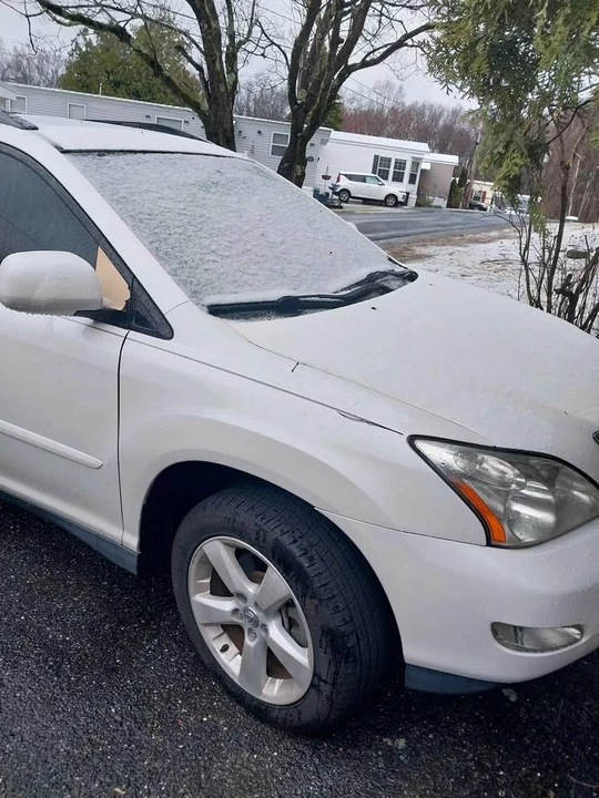 2004 Lexus RX 2nd Gen - Image 2 of 12