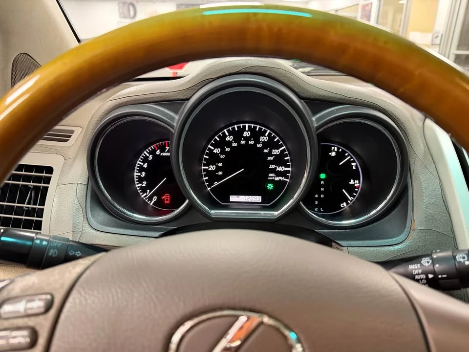 2004 Lexus RX 2nd Gen - Image 6 of 9