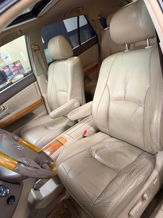 2004 Lexus RX 2nd Gen - Image 4 of 9