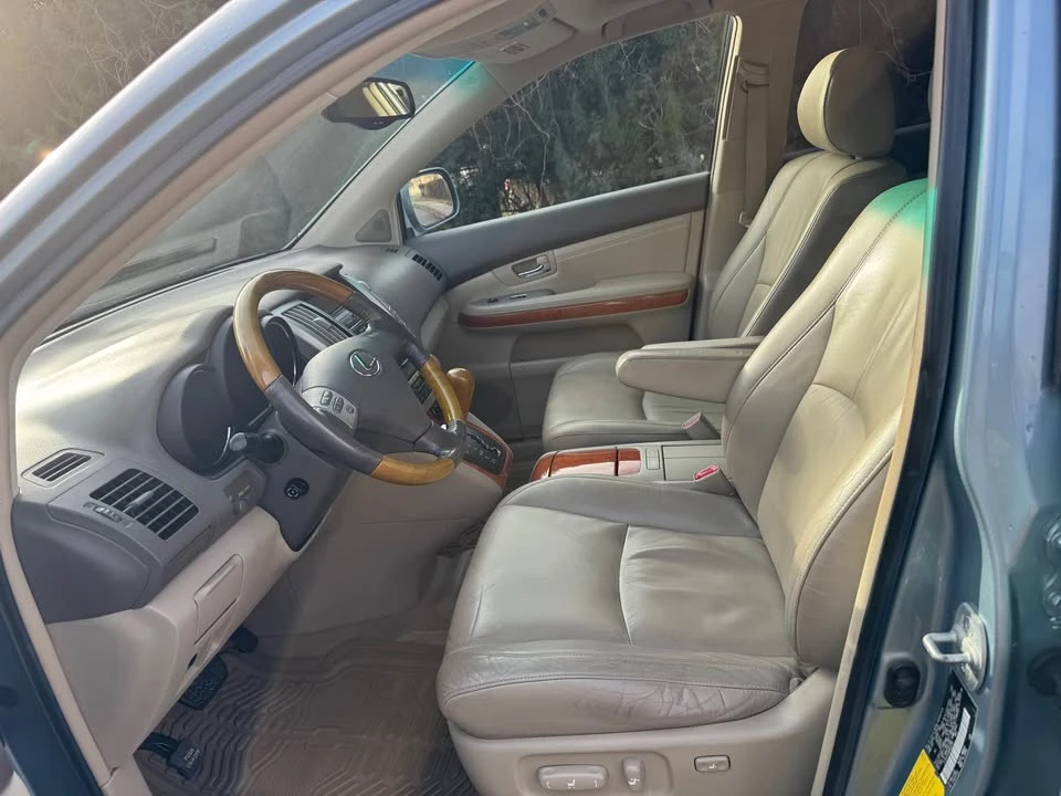 2004 Lexus RX 2nd Gen - Image 9 of 13