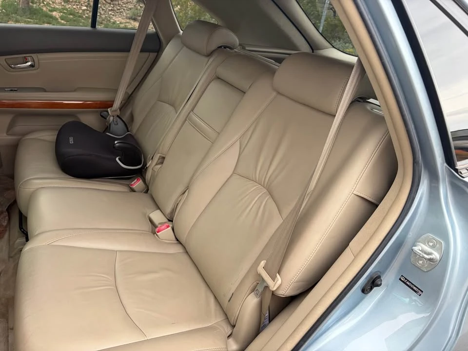 2004 Lexus RX 2nd Gen - Image 11 of 13