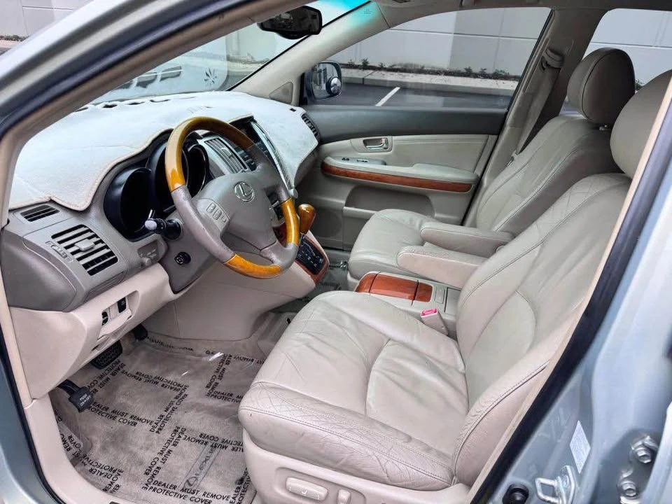 2004 Lexus RX 2nd Gen - Image 9 of 16