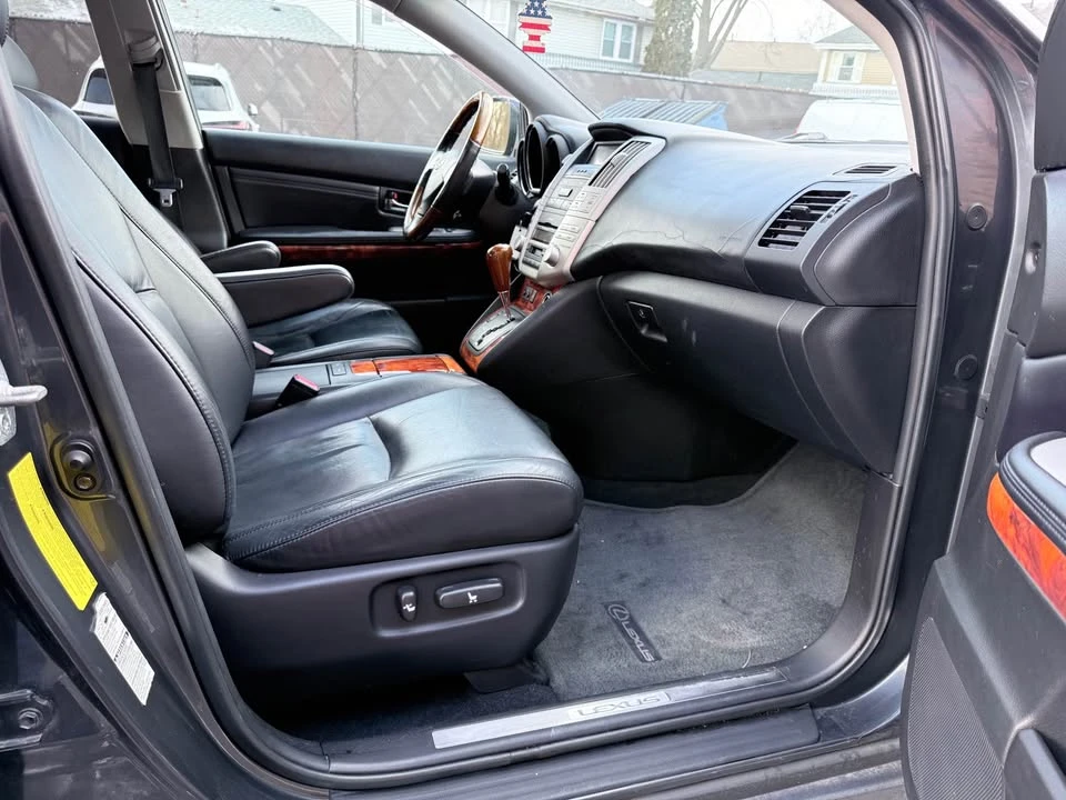 2004 Lexus RX 2nd Gen - Image 12 of 16