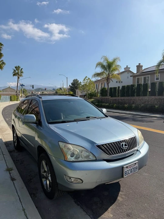 2004 Lexus RX 2nd Gen - Image 2 of 8