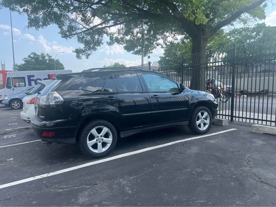 2004 Lexus RX 2nd Gen - Image 4 of 4
