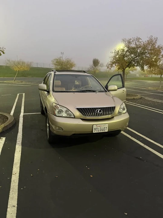2004 Lexus RX 2nd Gen - Image 3 of 7