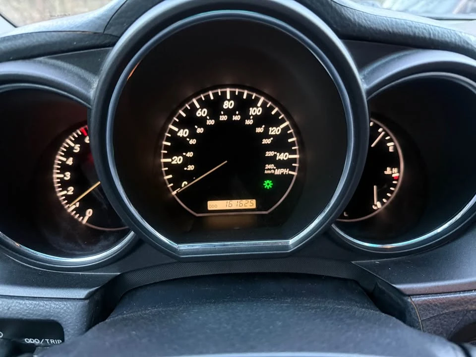 2004 Lexus RX 2nd Gen - Image 12 of 13
