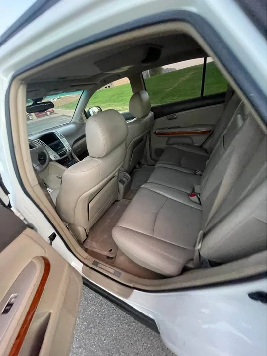 2004 Lexus RX 2nd Gen - Image 4 of 12