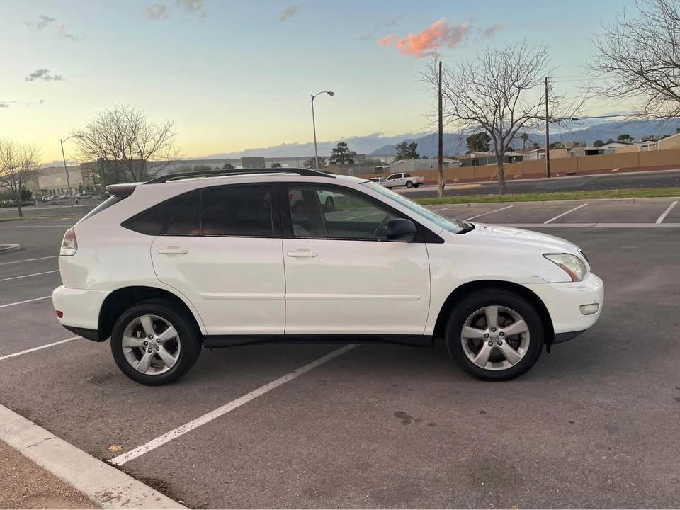 2004 Lexus RX 2nd Gen - Image 10 of 12