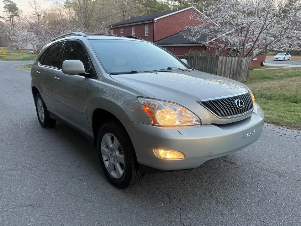 2004 Lexus RX 2nd Gen - Image 2 of 13