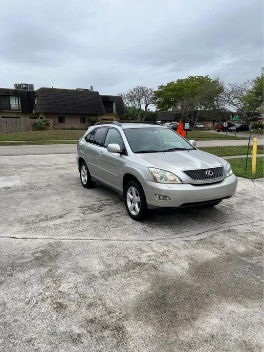 2004 Lexus RX 2nd Gen - Image 4 of 11
