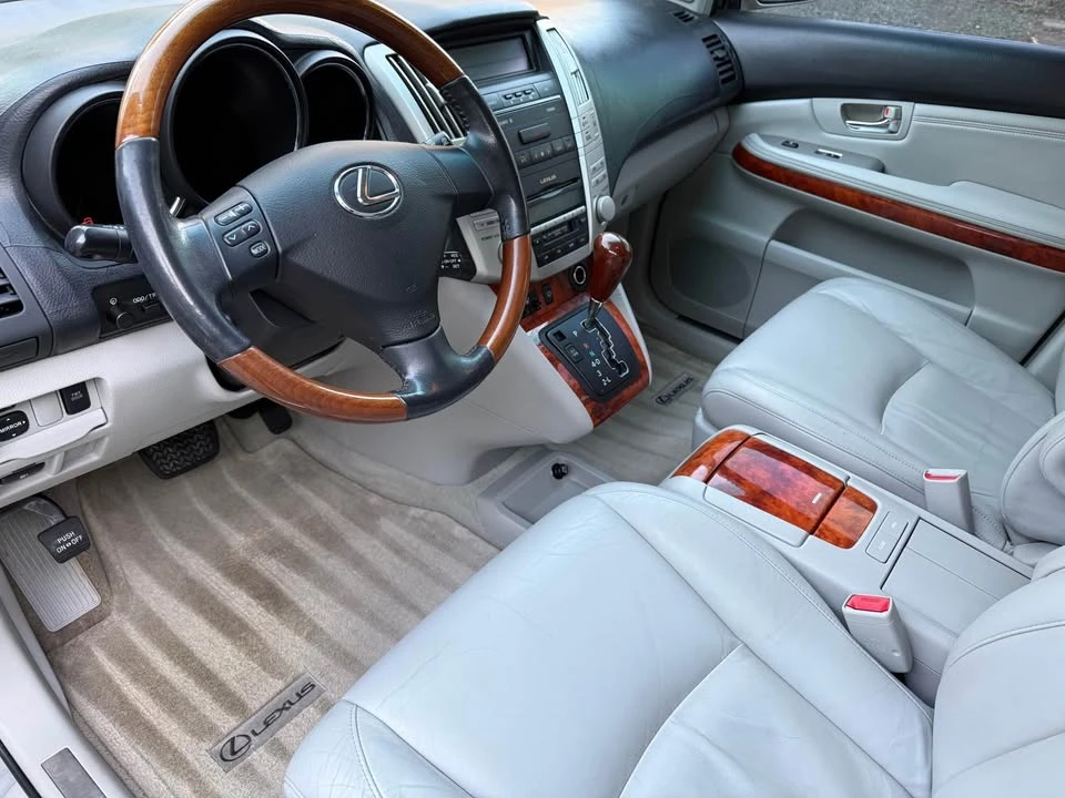 2004 Lexus RX 2nd Gen - Image 7 of 13
