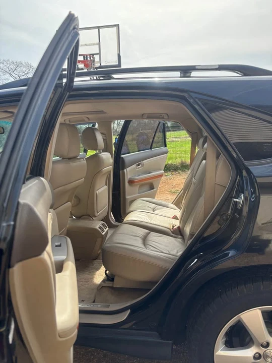 2004 Lexus RX 2nd Gen - Image 10 of 17