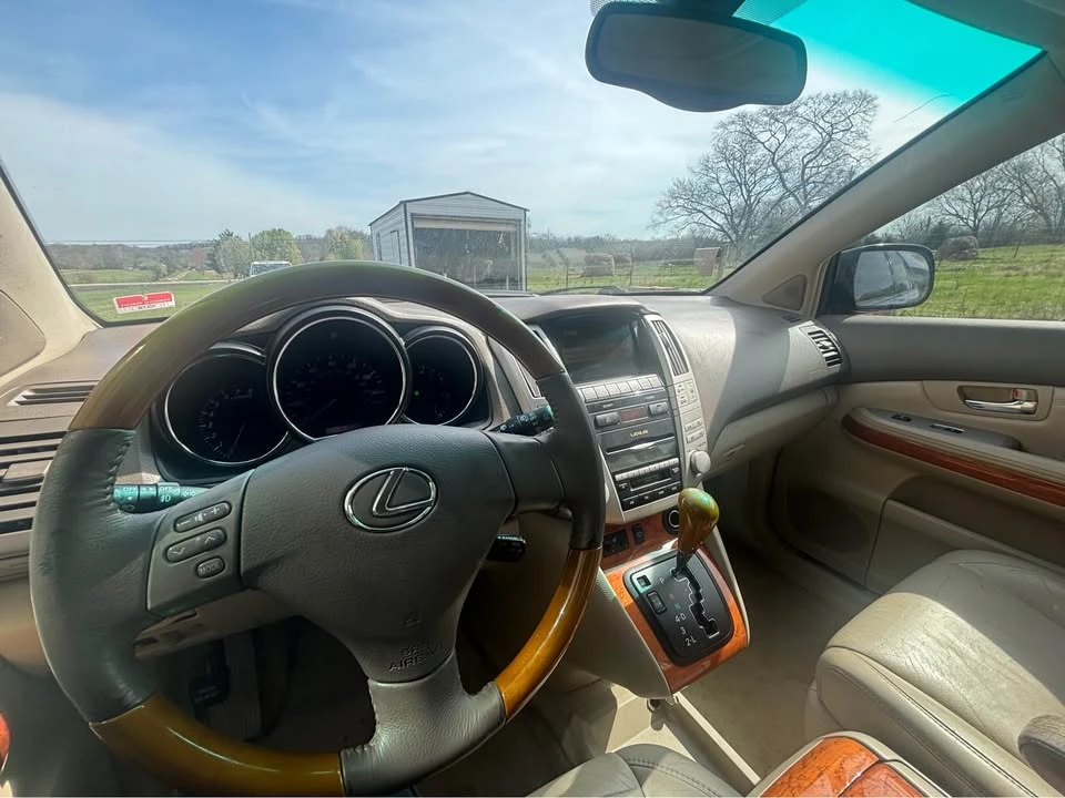 2004 Lexus RX 2nd Gen - Image 15 of 17