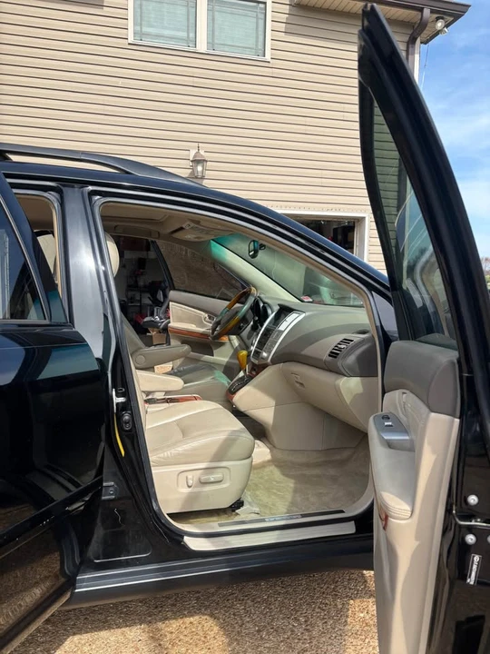 2004 Lexus RX 2nd Gen - Image 9 of 17