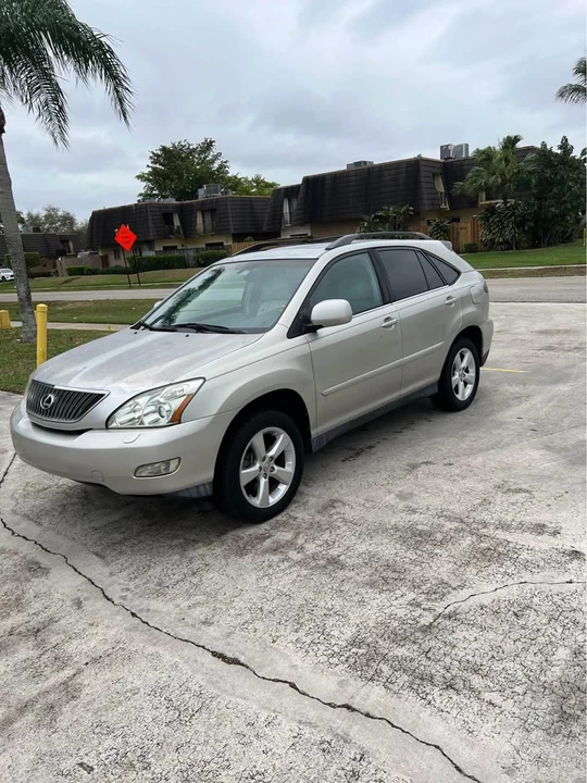 2004 Lexus RX 2nd Gen - Image 2 of 11