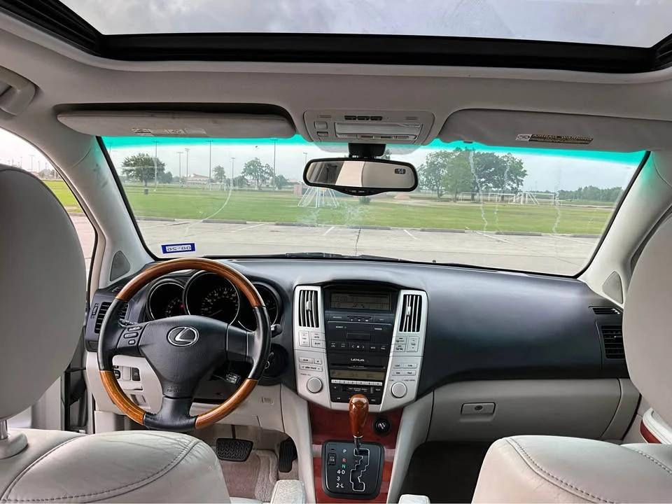 2004 Lexus RX 2nd Gen - Image 8 of 17