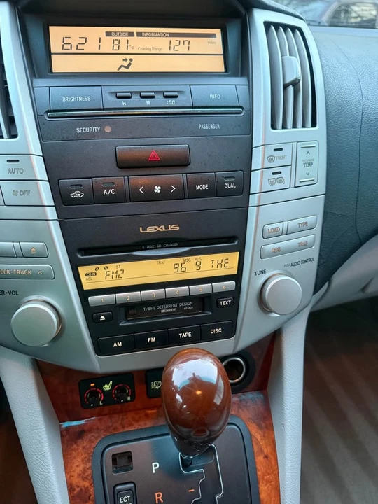 2004 Lexus RX 2nd Gen - Image 11 of 13
