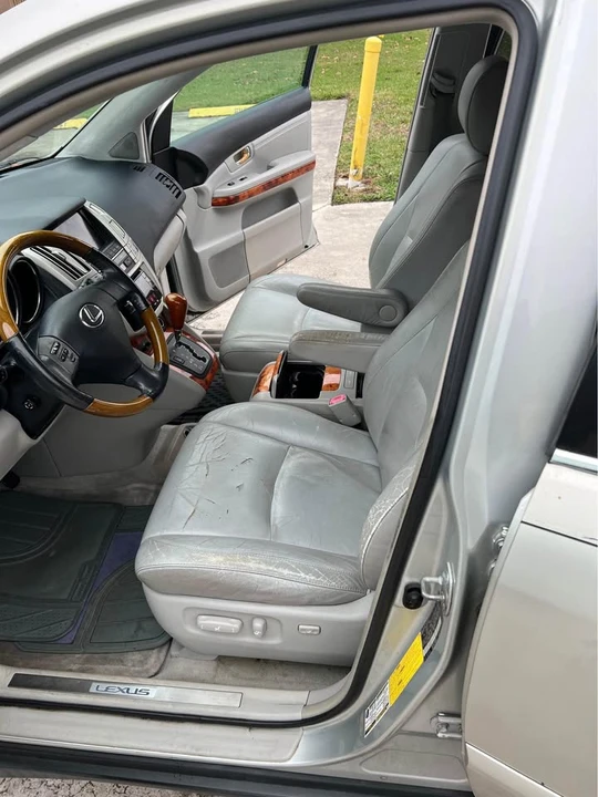 2004 Lexus RX 2nd Gen - Image 10 of 11