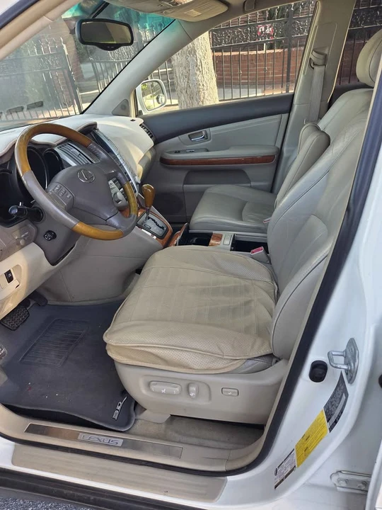 2004 Lexus RX 2nd Gen - Image 3 of 5